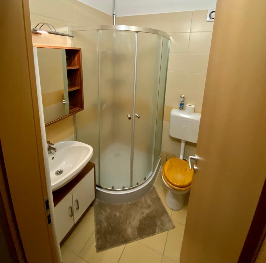 Barand Apartman Eger Zewnętrze zdjęcie