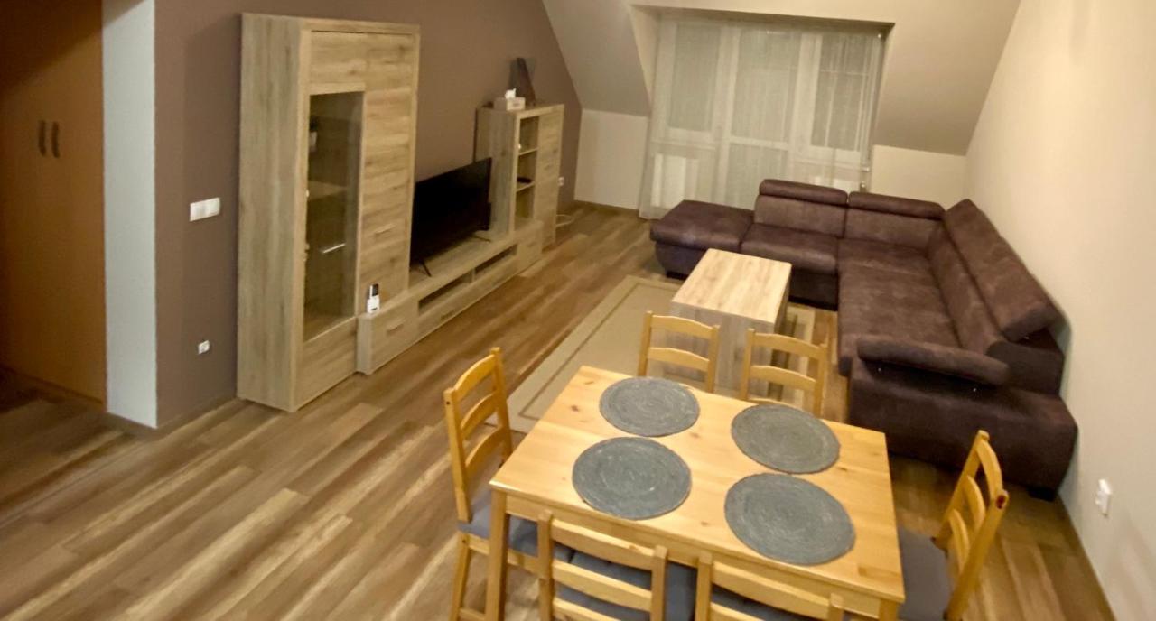 Barand Apartman Eger Zewnętrze zdjęcie