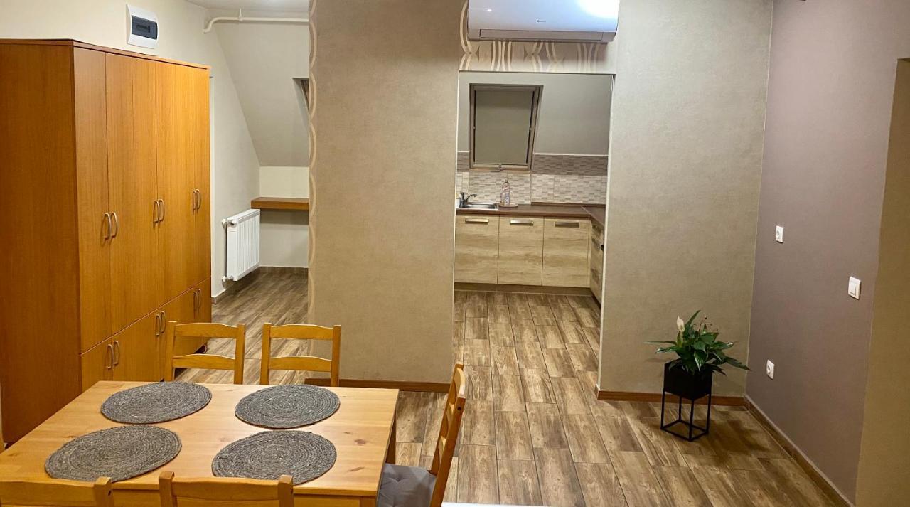 Barand Apartman Eger Zewnętrze zdjęcie