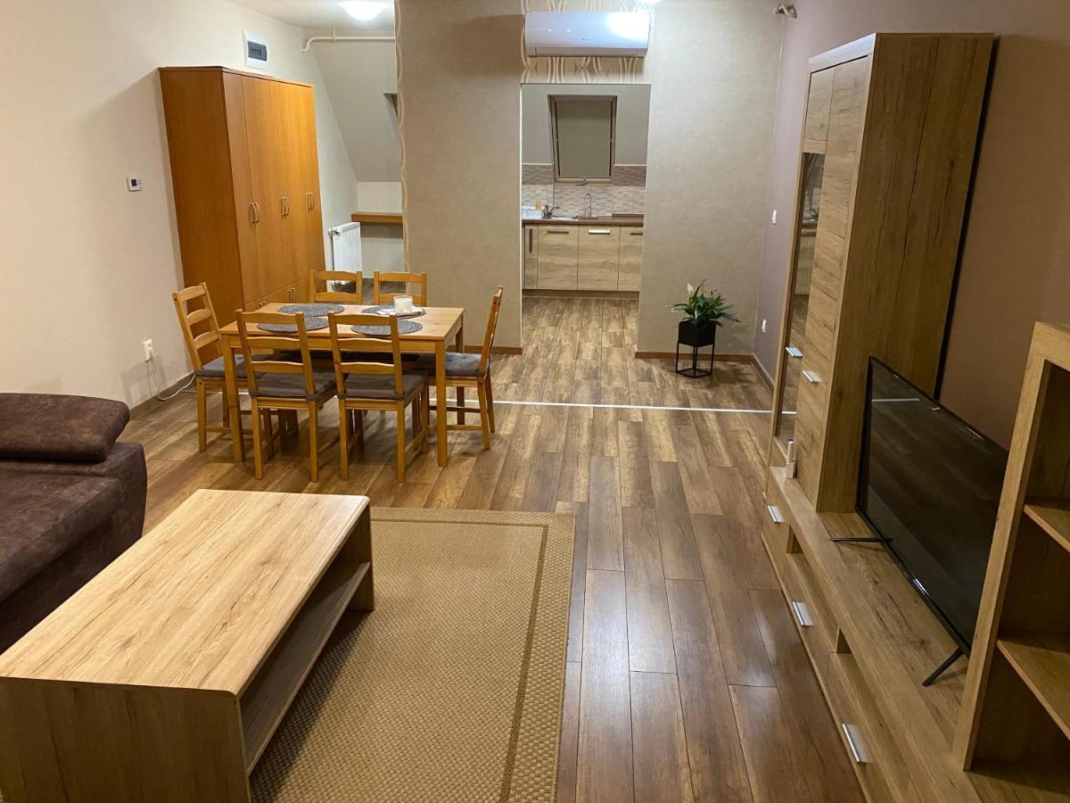 Barand Apartman Eger Zewnętrze zdjęcie