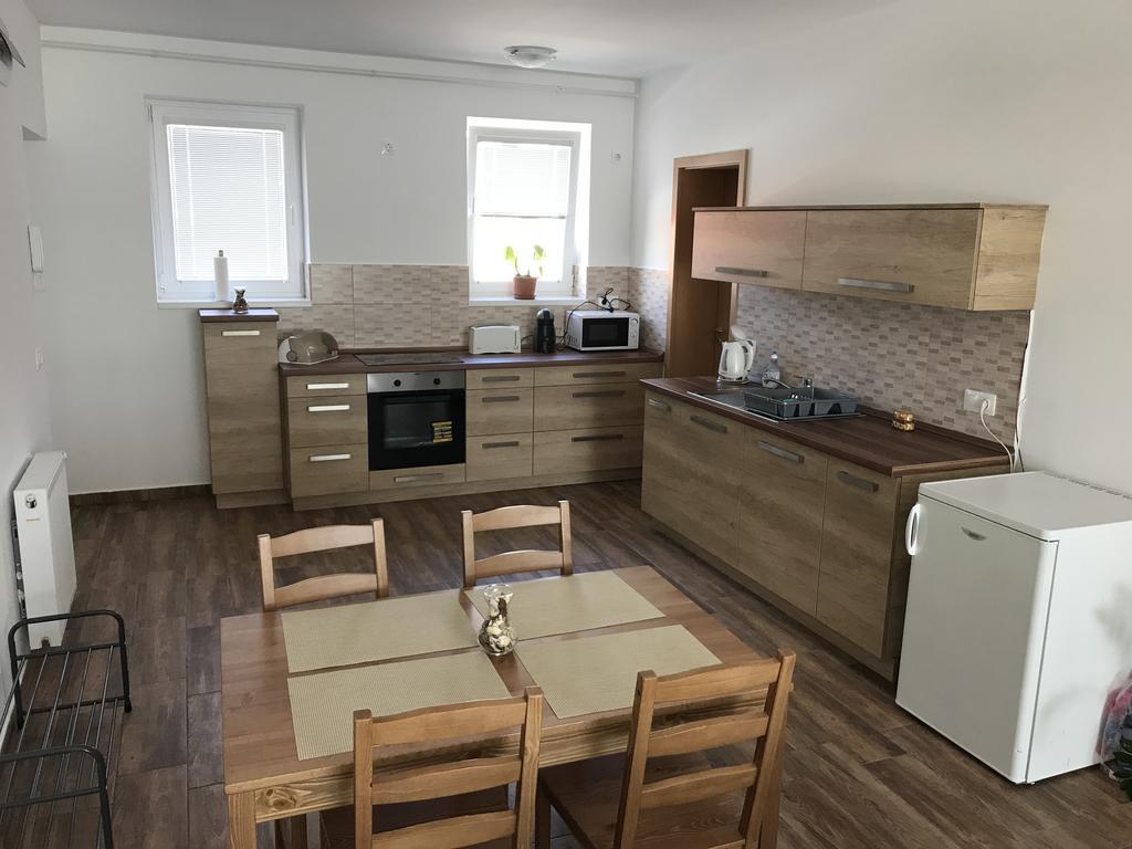 Barand Apartman Eger Zewnętrze zdjęcie